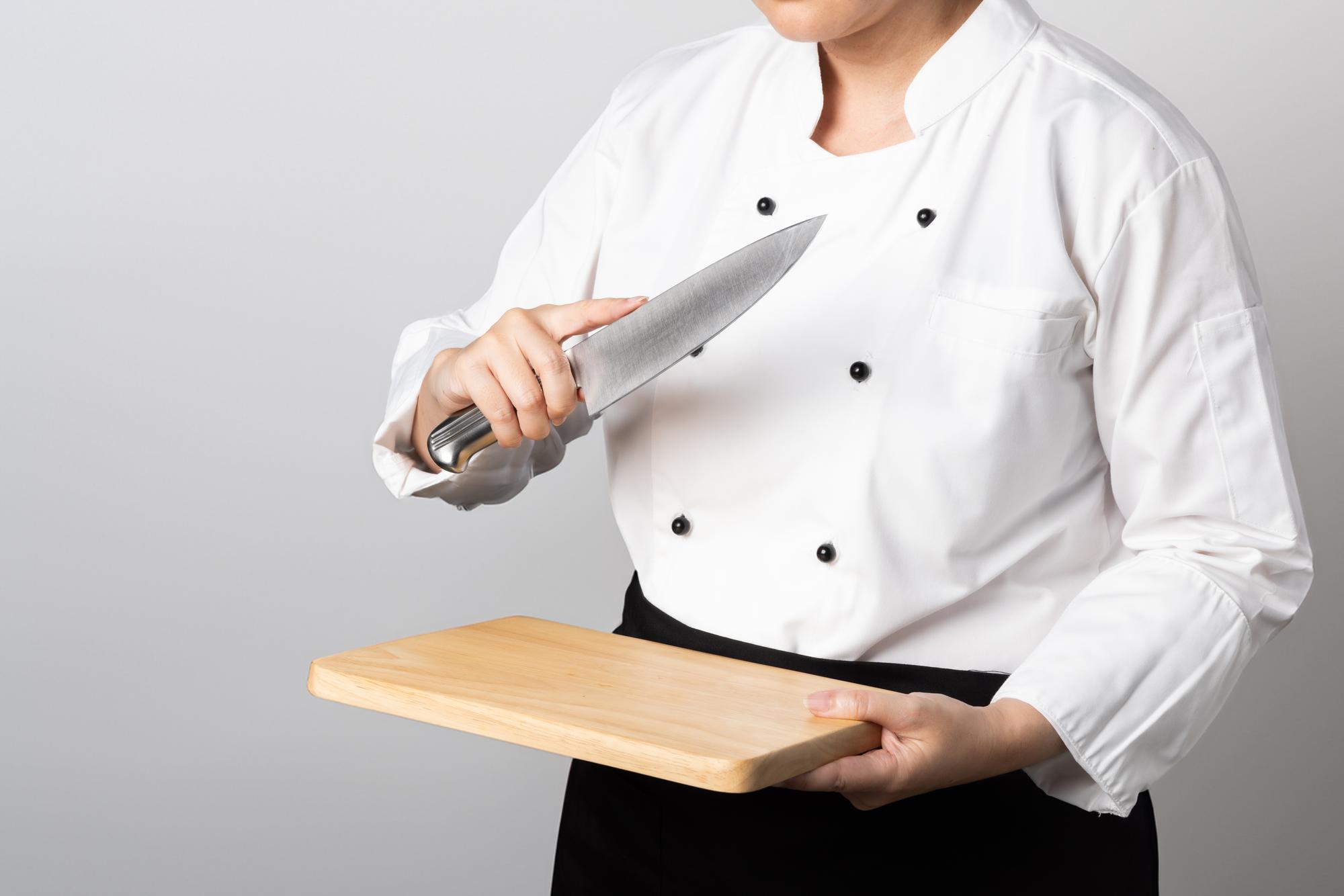 Instructor showing knife skills